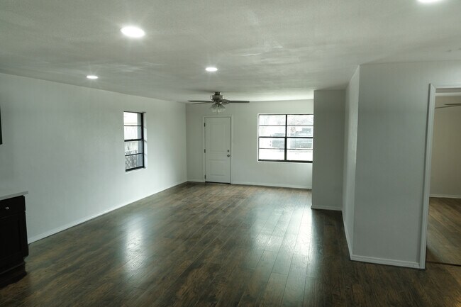 living area - 1045 Washington Ave