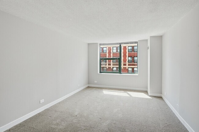 Foto del edificio - 71 W Huron St