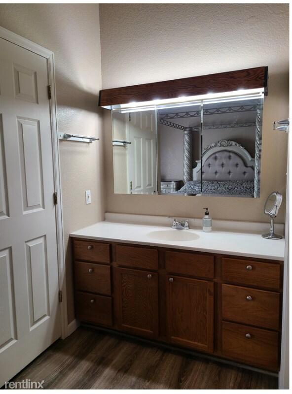 Building Photo - 4 br, 3 bath House - 526 S Watermelon Dr