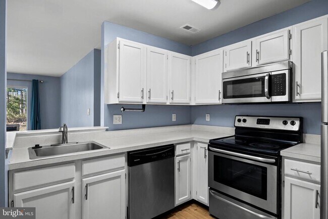 Foto del edificio - 703 Quail Rd