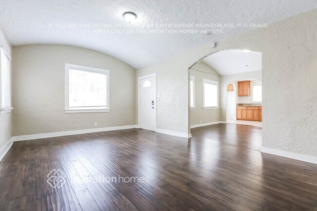 Foto del edificio - 2627 S Dunsmuir Ave
