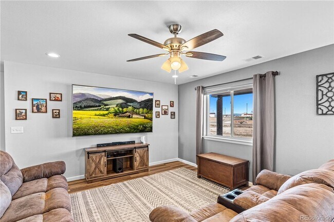 Building Photo - NO HOA and LOTS OF RV PARKING!  1.26 ACRE ...