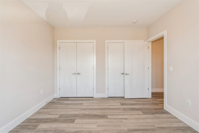 Foto del edificio - 6108 Hudson Ave