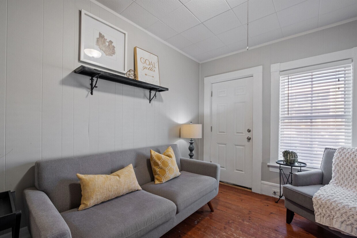 Foto principal - 526 Hevey St