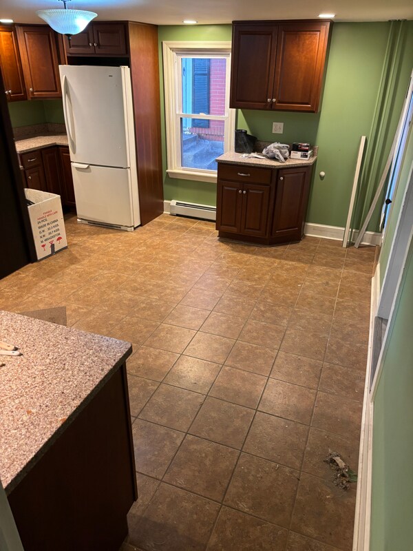 Foto del edificio - 118 S Main St