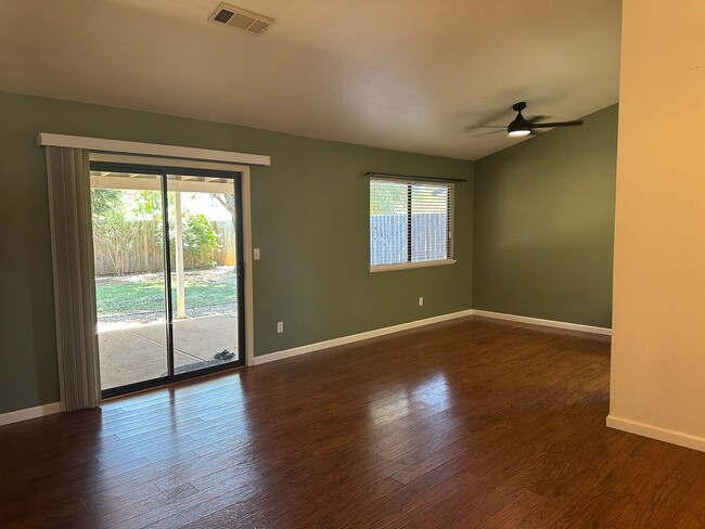 Building Photo - REMODELED 3 BEDROOM 2 BATHROOM HOME IN THE...