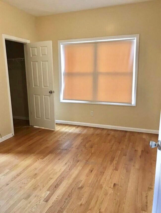 Foto del edificio - 215 Delaware Ave