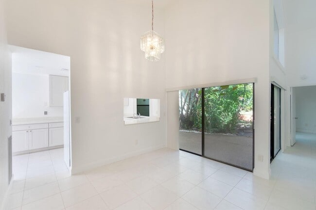 Building Photo - 6090 Aloma Ln