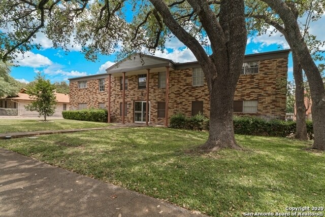 Foto del edificio - 235 W Silver Sands Dr