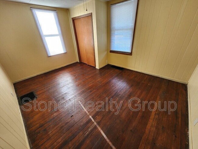 Foto del edificio - 2343 Garfield Ave