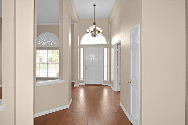 Foto del edificio - 2704 Oakland Hills Dr