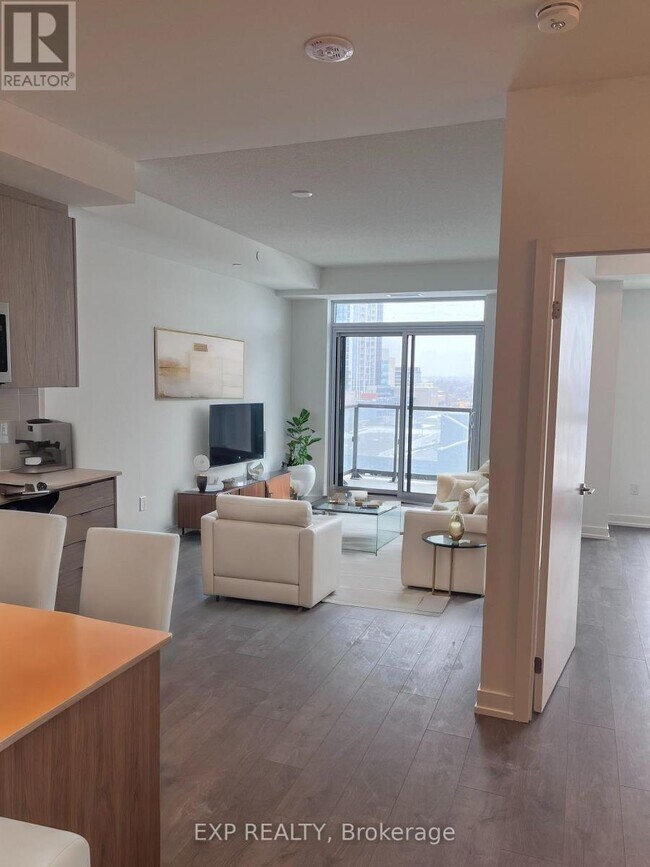 Photo du bâtiment - 55 Duke St W