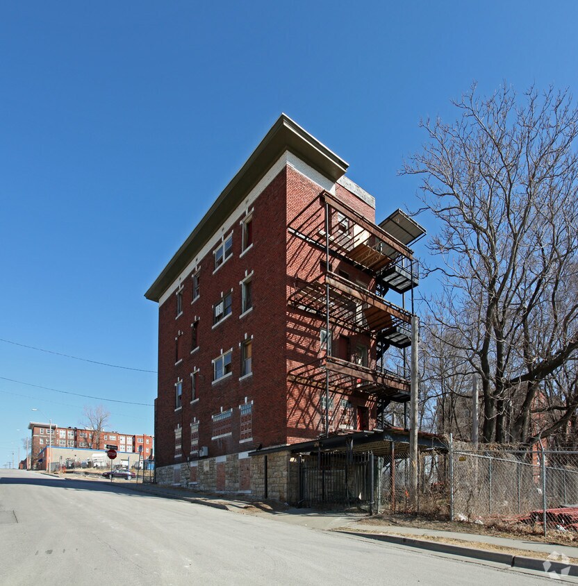 Foto del edificio - 1100 Lydia Ave