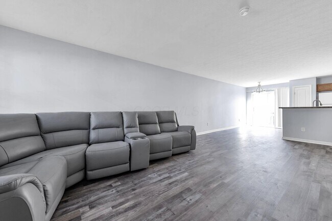 Foto del edificio - 8326 Bruntsfield Rd