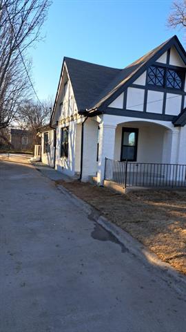 Building Photo - 1904 Sayle St