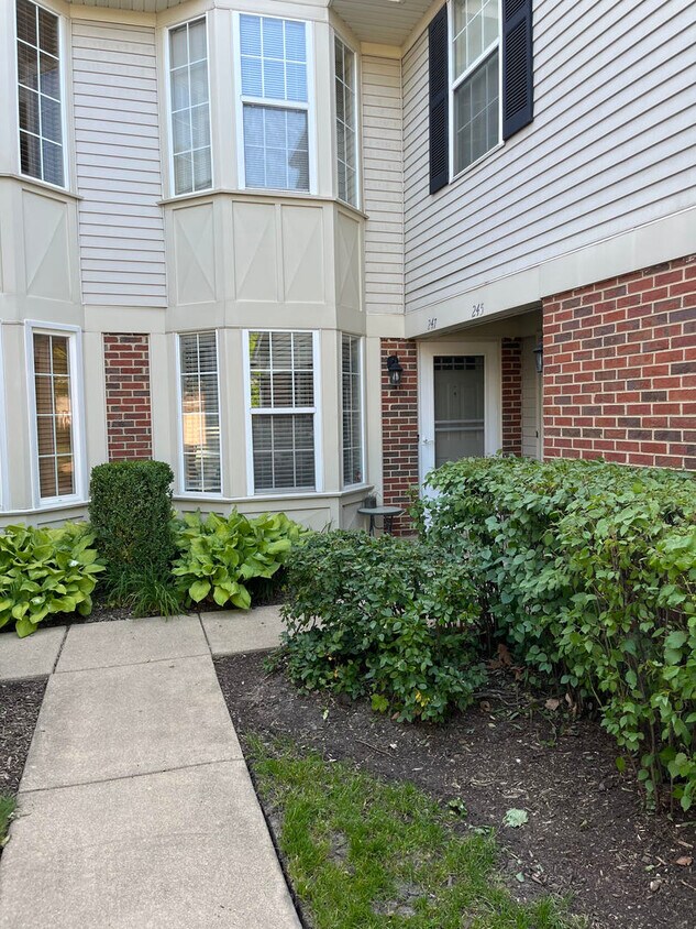 Primary Photo - 247 E Fabish Dr
