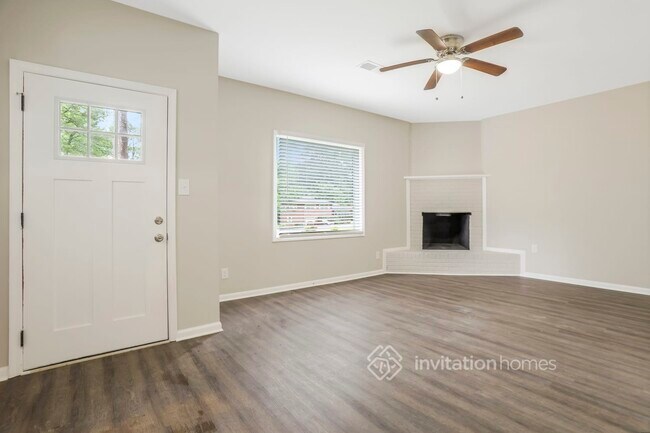Building Photo - 2526 Fontaine Cir