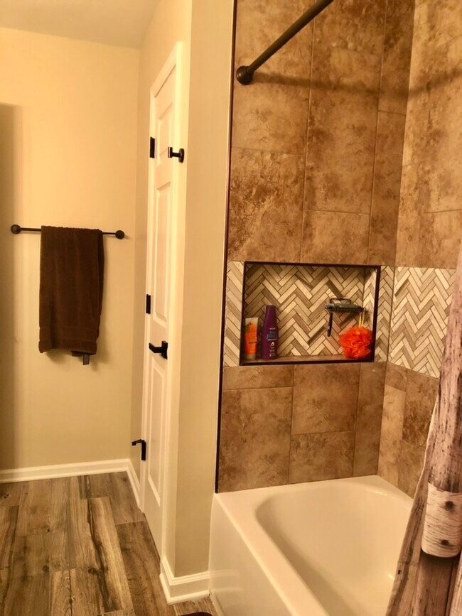Building Photo - 9947 Reindeer Way Ln