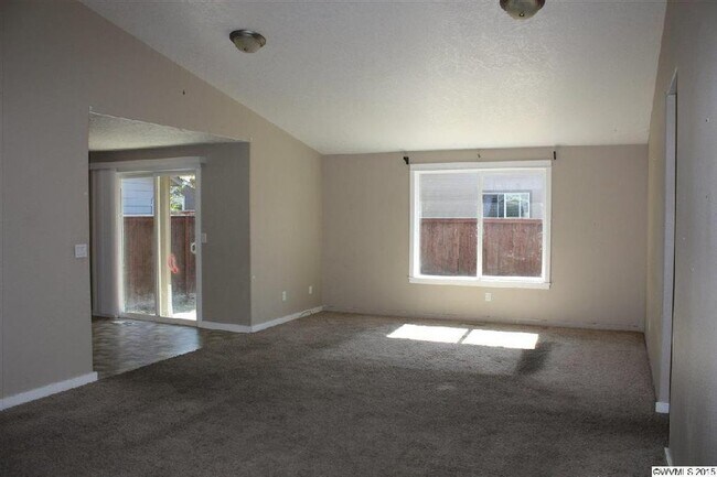 Foto del edificio - 3 bed/2 bath in Clover Ridge with AC, fenc...