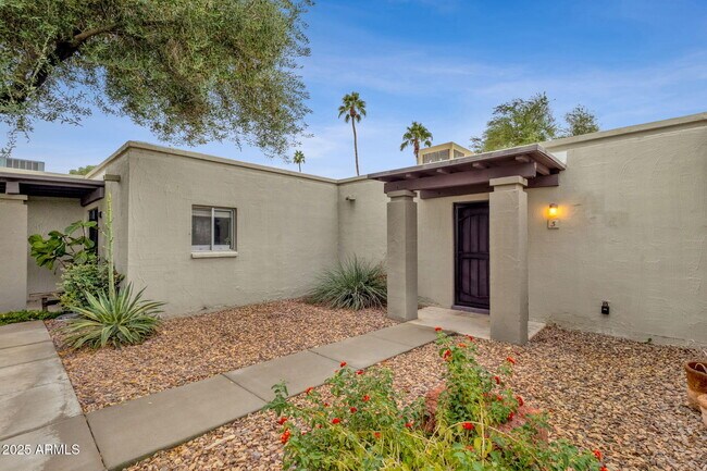 Foto del edificio - 16819 E Gunsight Dr