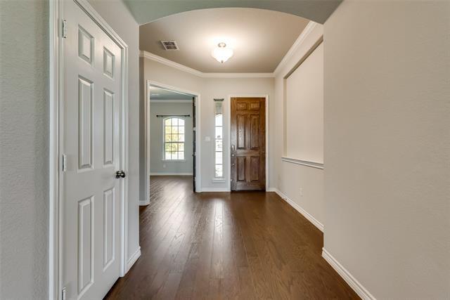 Foto del edificio - 9408 Lakeway Dr