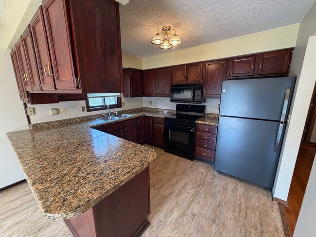 Foto del edificio - 3303 Eddy Ln