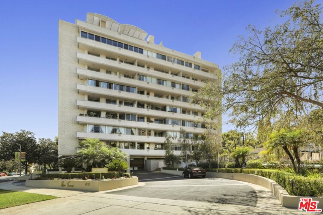 Primary Photo - 1333 S Beverly Glen Blvd