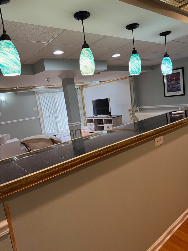 Building Photo - 3909 Silver Brook Dr