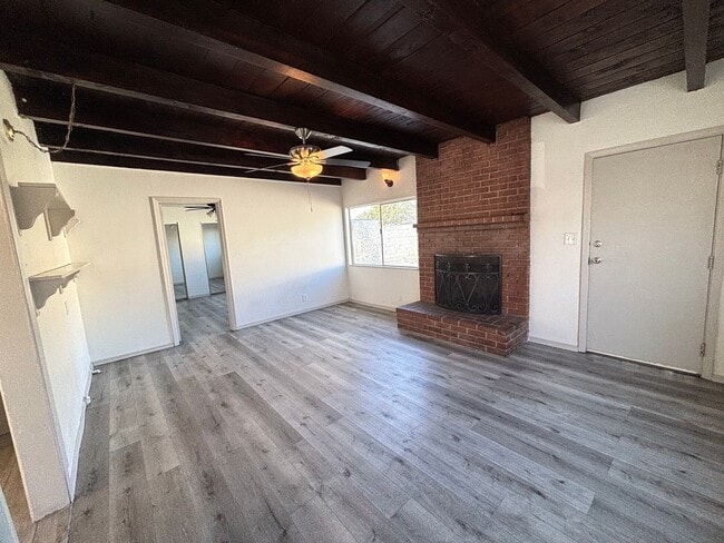 Building Photo - Affordable 3 bedroom home available now in Bellflower