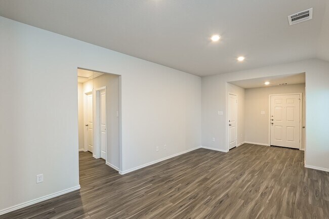 Foto del edificio - 3009 Wood Lily Dr