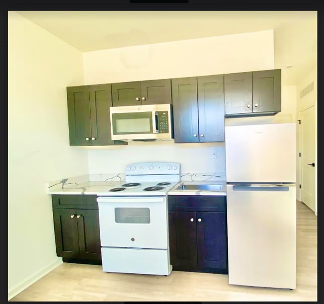 Building Photo - 11 Viola Way