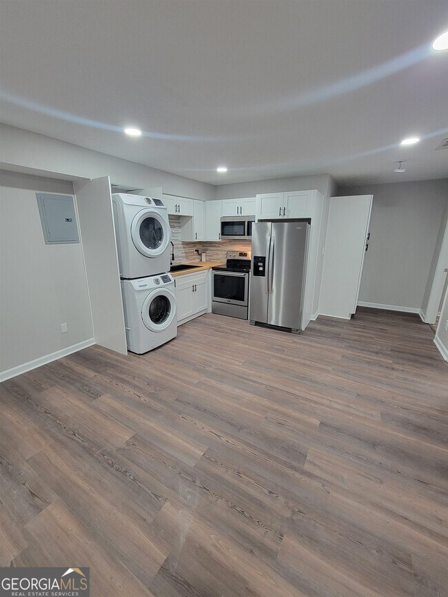 Building Photo - 655 Alcovy Woods Dr