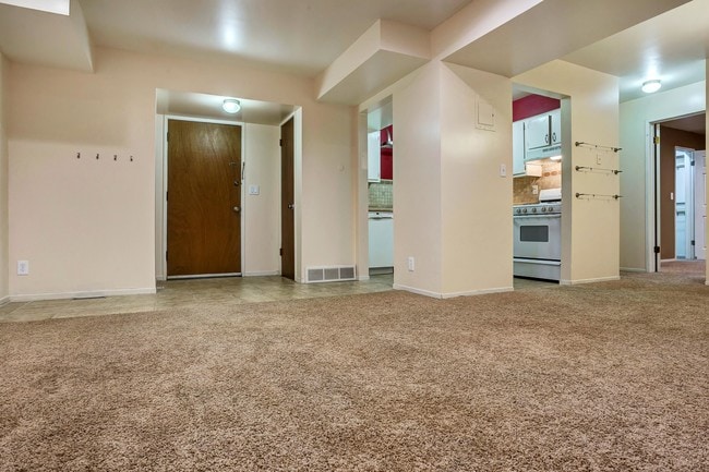 Building Photo - 251 S 700 E