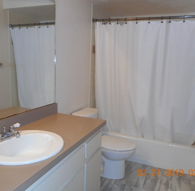 Interior Photo - 4727 Hollingsworth Ave