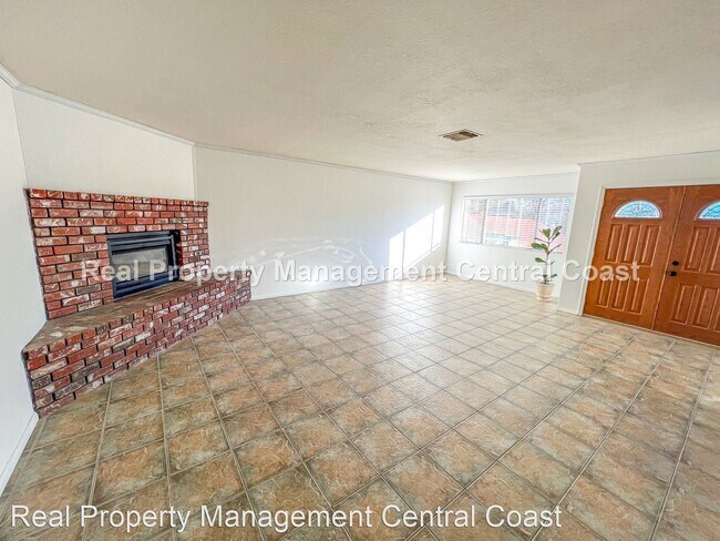Foto del edificio - 3 br, 2 bath House - 819 Casals Drive