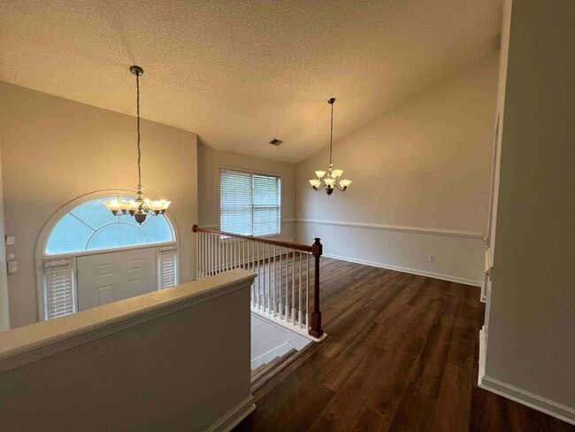 Building Photo - Great Price on Huge "As Is" 5 Bed/3 Bath S...