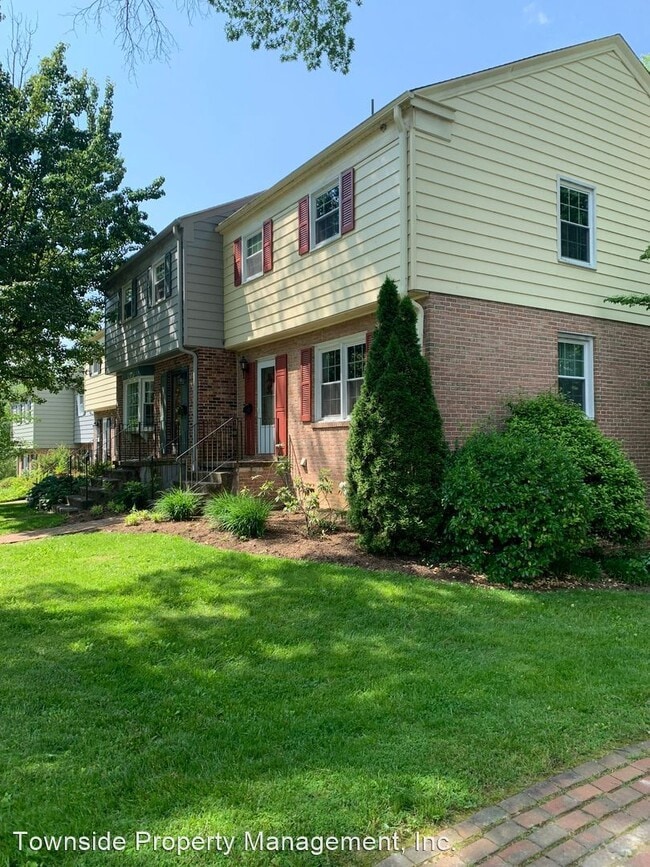 Building Photo - 3 br, 2.5 bath House - 112 Camelot Ct.