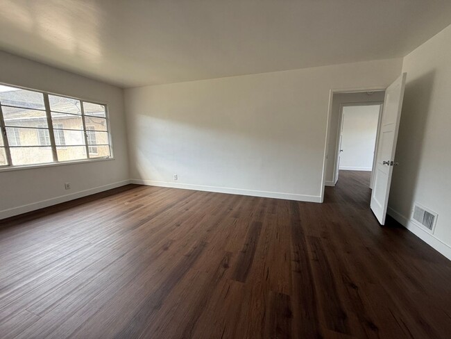 Building Photo - 4067 S Muirfield Rd