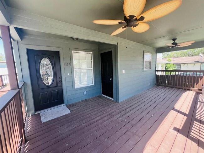 Building Photo - 615 E 40th St