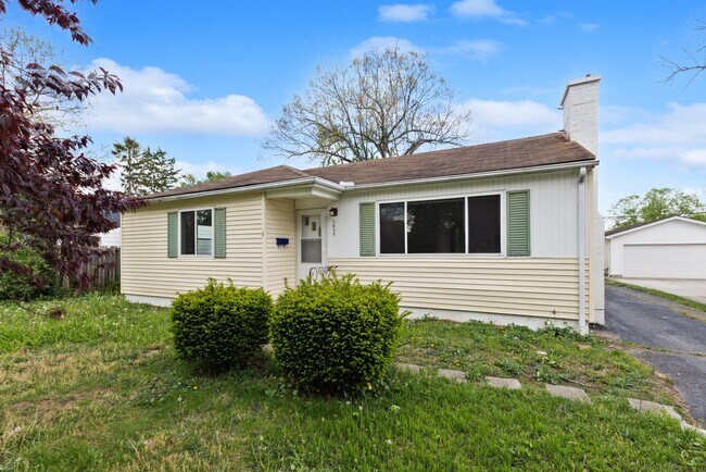 Foto del edificio - Charming 3-Bed Ranch with Detached Garage – Prime Upper Arlington/Columbus Area!