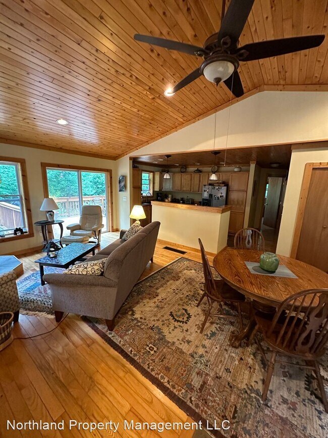 Building Photo - 3 br, 2 bath House - 8614 S. Elizabeth Dr
