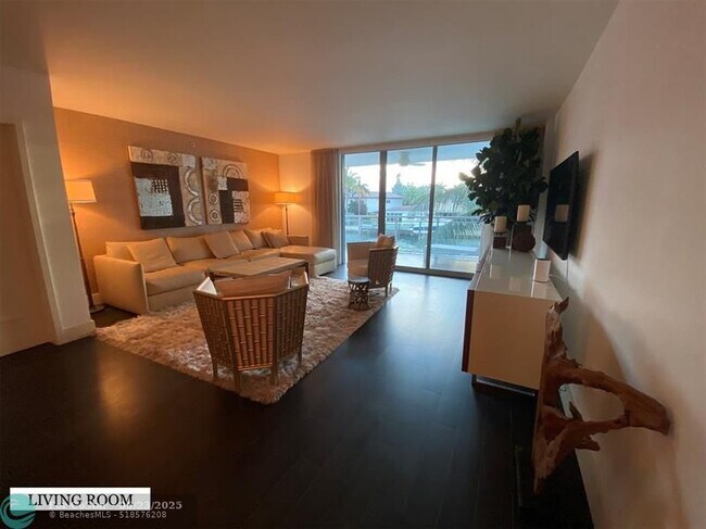 Building Photo - 9400 W Bay Harbor Dr