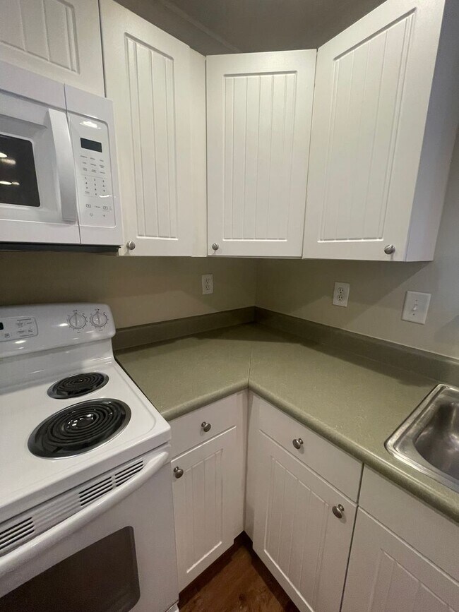 Foto del edificio - 17-1728 J&amp;S