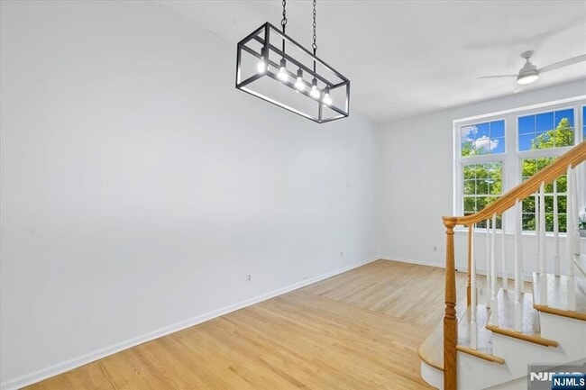 Foto del edificio - 32 Smith Ave