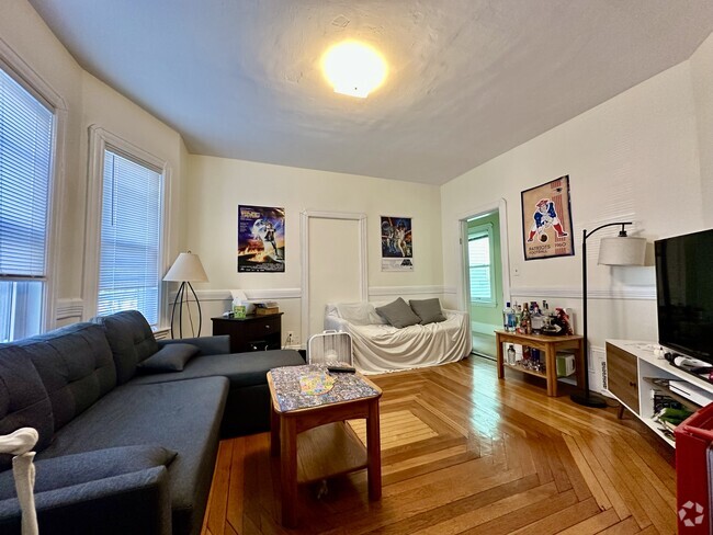 Building Photo - 539 Washington St