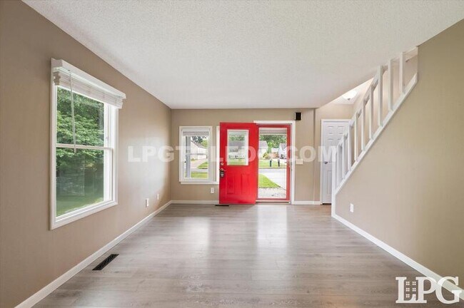 Foto del edificio - 7044 Springfield Dr