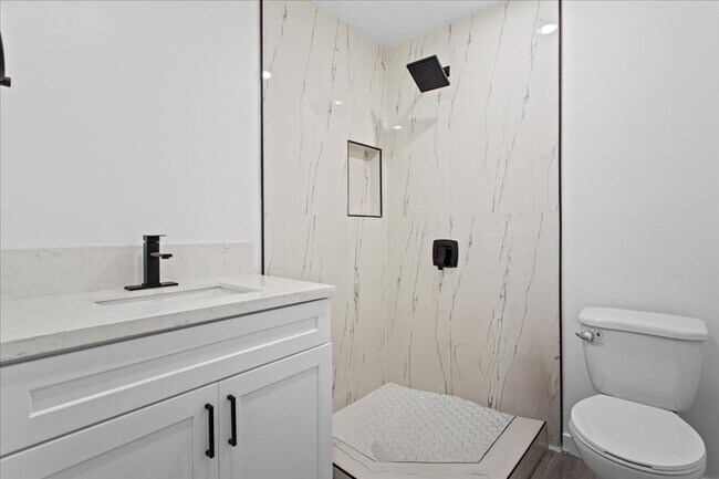 Foto del edificio - 852 W Gage Ave