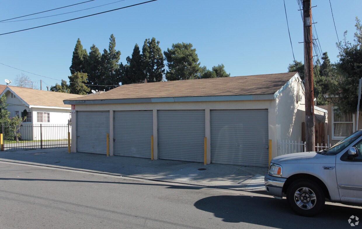 Primary Photo - 7134 Newell St