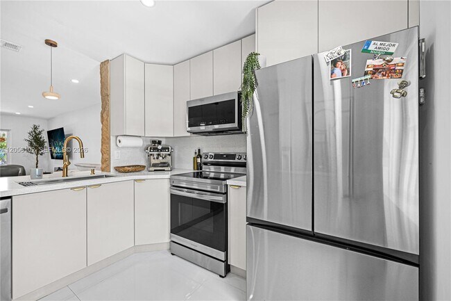 Foto del edificio - 10372 NW 3rd St