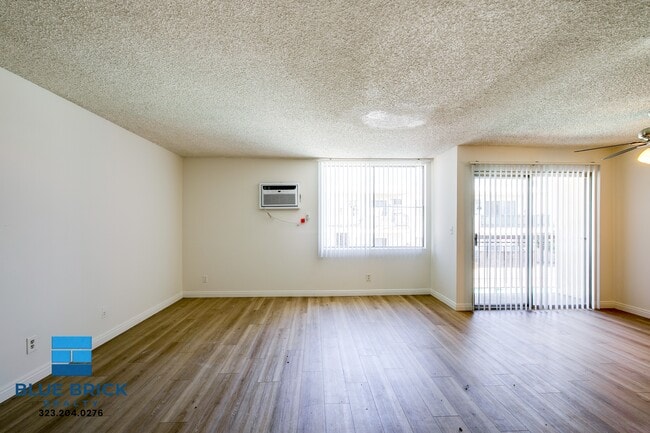 Building Photo - 5452 Corteen Pl